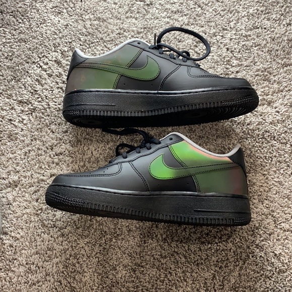 Nike- Air Force 1 Low LV8 GS 'Reflective Black' - Picture 2 of 9